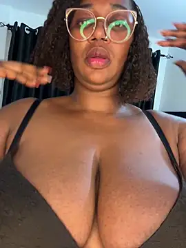 Snapshot of Honeylust26 chatting on 06-18-26, 11:58 Honeylust26 online show from 06-18-26, 11:58