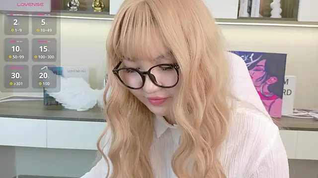 Snapshot of sakuraclover chatting on 07-06-26, 12:13 sakuraclover online show from 07-06-26, 12:13