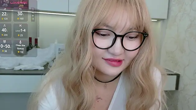 Snapshot of sakuraclover chatting on 07-10-26, 11:24 sakuraclover online show from 07-10-26, 11:24