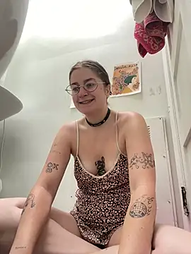 Snapshot of mclacy chatting on 06-17-26, 11:12 mclacy online show from 06-17-26, 11:12