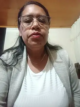 Snapshot of Emilif_ chatting on 07-17-26, 01:23 Emilif online show from 07-17-26, 01:23