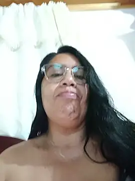 Snapshot of Emilif_ chatting on 07-18-26, 01:54 Emilif online show from 07-18-26, 01:54