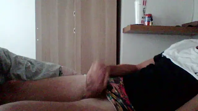 Snapshot of scottish_daddy chatting on 07-27-26, 04:52 scottish daddy online show from 07-27-26, 04:52