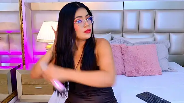 Snapshot of AliceLavenders chatting on 07-28-26, 02:57 AliceLavenders online show from 07-28-26, 02:57