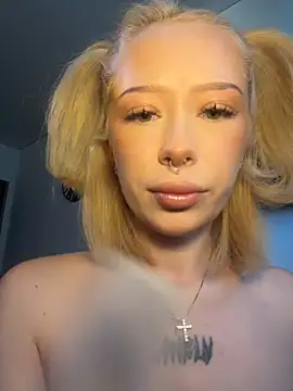 MaryChanXO online show from 07-12-26, 04:03