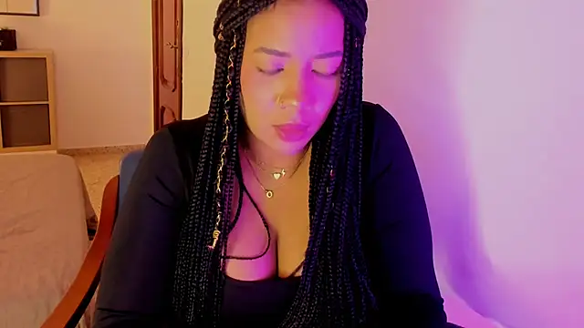 NicolePasqualott online show from 10-15-25, 08:31