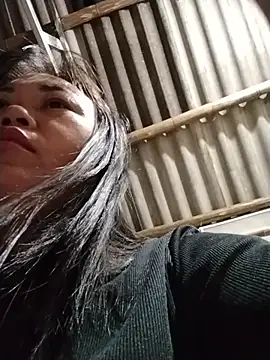 Snapshot of -Lemi- chatting on 06-20-26, 10:23 -Lemi- online show from 06-20-26, 10:23
