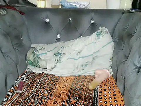 Snapshot of Mon_cherrie2_ chatting on 07-19-26, 03:54 Mon cherrie2 online show from 07-19-26, 03:54