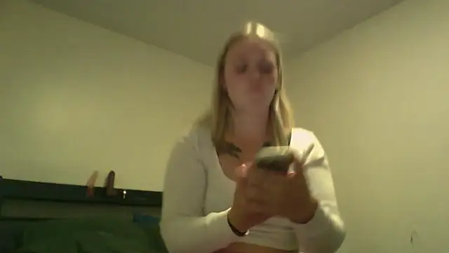 Skylarbaby99 online show from 07-25-26, 01:47
