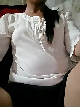 Snapshot of Helen-nn chatting on 06-29-26, 04:52 Helen-nn online show from 06-29-26, 04:52