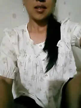 Snapshot of Helen-nn chatting on 07-27-26, 09:22 Helen-nn online show from 07-27-26, 09:22