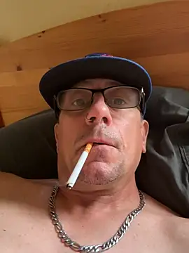 Snapshot of Dicklegend2245 chatting on 07-11-26, 07:16 Dicklegend2245 online show from 07-11-26, 07:16