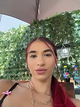 Snapshot of VixenRosse chatting on 07-27-26, 11:50 VixenRosse online show from 07-27-26, 11:50