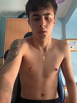 Snapshot of hugitolopez chatting on 06-15-26, 01:46 hugitolopez online show from 06-15-26, 01:46