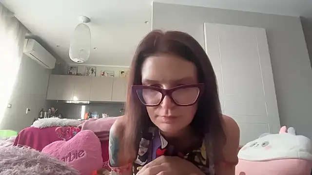 Snapshot of KittyKatKlub chatting on 06-15-26, 04:53 KittyKatKlub online show from 06-15-26, 04:53