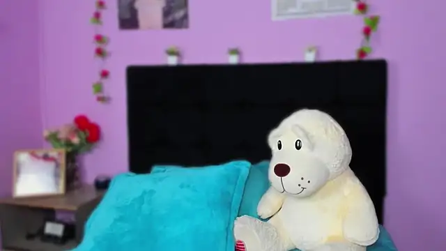 Makii XOXO online show from 06-23-26, 07:01