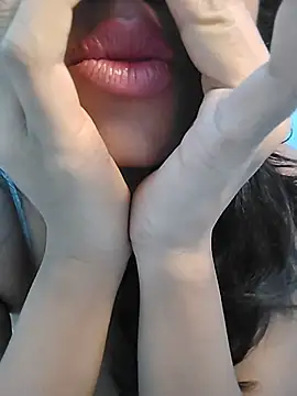 Snapshot of Cherrysensual chatting on 07-24-26, 10:46 Cherrysensual online show from 07-24-26, 10:46