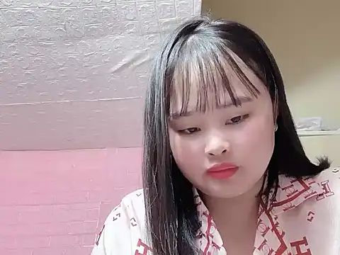 Snapshot of Elysia679 chatting on 06-18-26, 03:38 Elysia679 online show from 06-18-26, 03:38