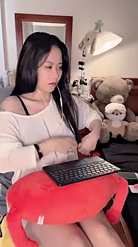 Rosane00 online show from 06-19-26, 04:17