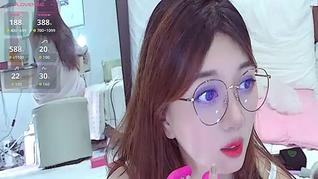 Snapshot of gouhun877586 chatting on 06-18-26, 03:16 gouhun877586 online show from 06-18-26, 03:16