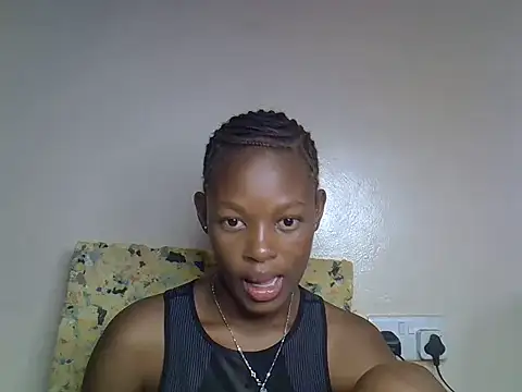 Snapshot of pretty_albright chatting on 06-19-26, 01:26 pretty albright online show from 06-19-26, 01:26
