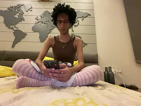 Snapshot of vale_vzg chatting on 06-20-26, 10:45 vale vzg online show from 06-20-26, 10:45