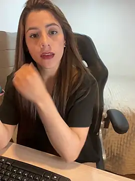 Snapshot of vivian_segreti chatting on 06-27-26, 12:26 vivian segreti online show from 06-27-26, 12:26