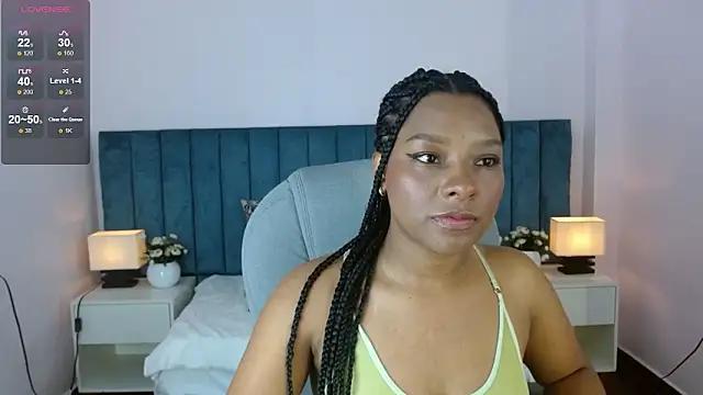Snapshot of Val_naughty chatting on 06-17-26, 05:32 Val naughty online show from 06-17-26, 05:32