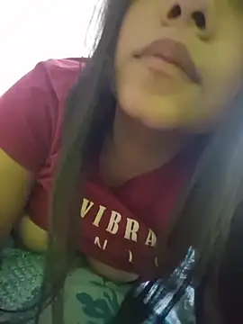 Snapshot of Sassha__ chatting on 06-18-26, 04:55 Sassha online show from 06-18-26, 04:55