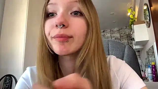 Snapshot of BivalentFalloff chatting on 06-29-26, 05:03 BivalentFalloff online show from 06-29-26, 05:03