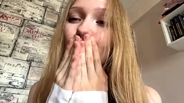 Snapshot of BivalentFalloff chatting on 07-14-26, 10:21 BivalentFalloff online show from 07-14-26, 10:21