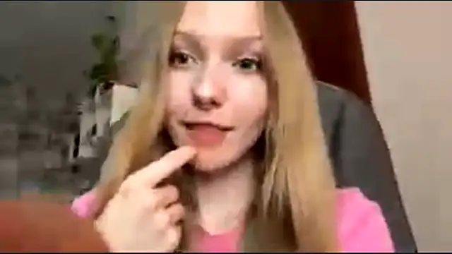 Snapshot of BivalentFalloff chatting on 07-16-26, 07:25 BivalentFalloff online show from 07-16-26, 07:25