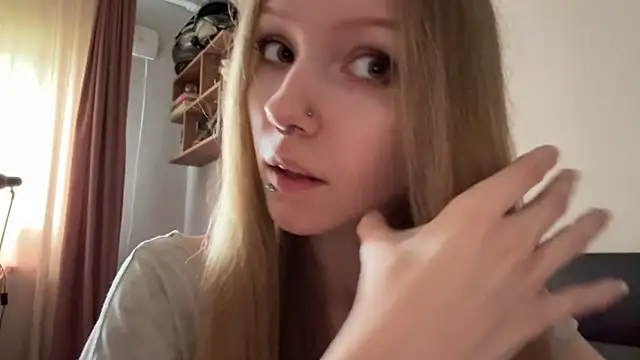 Snapshot of BivalentFalloff chatting on 08-01-26, 07:18 BivalentFalloff online show from 08-01-26, 07:18