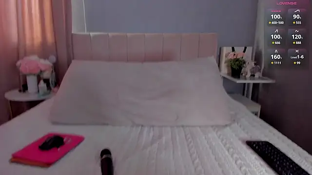 Snapshot of MissMiaTv chatting on 10-20-25, 03:29 MissMiaTv online show from 10-20-25, 03:29