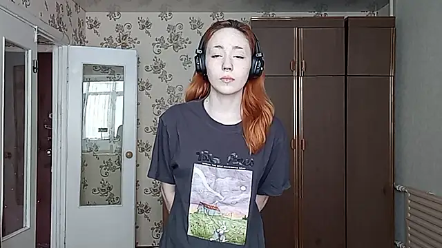 YaniraHeneisen online show from 06-18-26, 12:20