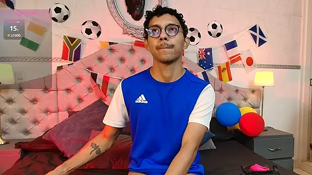 Snapshot of Twunk_miguel chatting on 06-20-26, 04:21 Twunk miguel online show from 06-20-26, 04:21