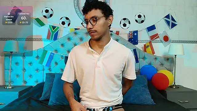 Snapshot of Twunk_miguel chatting on 06-24-26, 12:26 Twunk miguel online show from 06-24-26, 12:26
