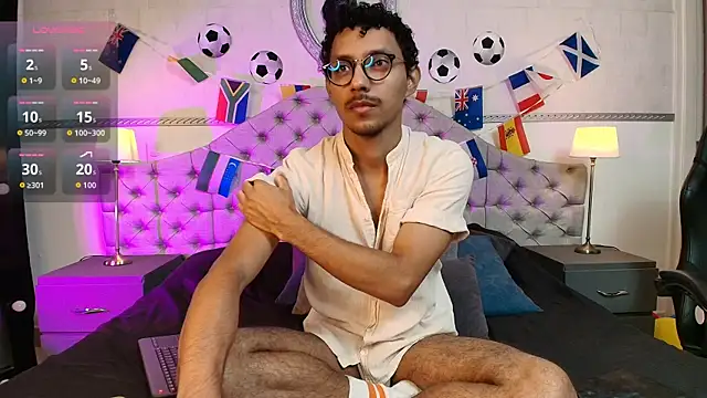 Snapshot of Twunk_miguel chatting on 06-26-26, 01:15 Twunk miguel online show from 06-26-26, 01:15