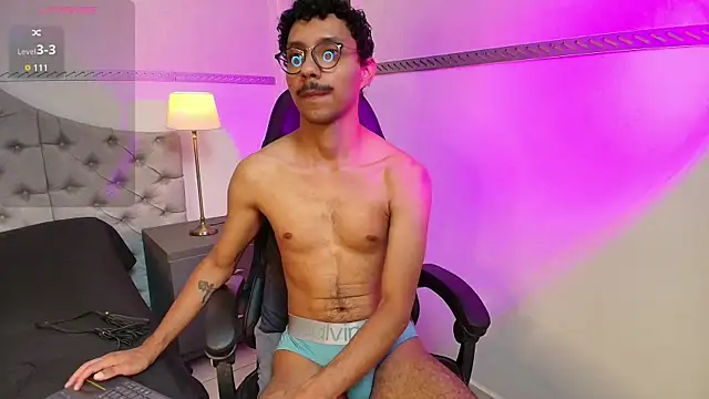 Snapshot of Twunk_miguel chatting on 07-17-26, 03:35 Twunk miguel online show from 07-17-26, 03:35