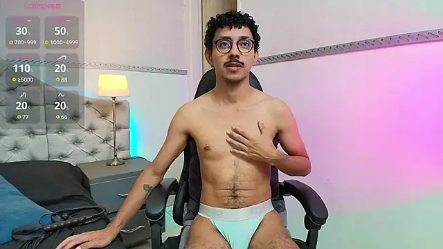 Snapshot of Twunk_miguel chatting on 08-06-26, 03:30 Twunk miguel online show from 08-06-26, 03:30