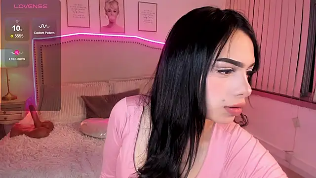 mila  vega online show from 07-15-26, 04:18