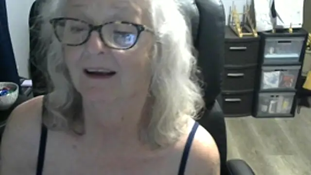 Snapshot of Joleendelacroix chatting on 07-05-26, 04:19 Joleendelacroix online show from 07-05-26, 04:19