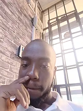 Snapshot of Earnthis chatting on 06-27-26, 12:44 Earnthis online show from 06-27-26, 12:44