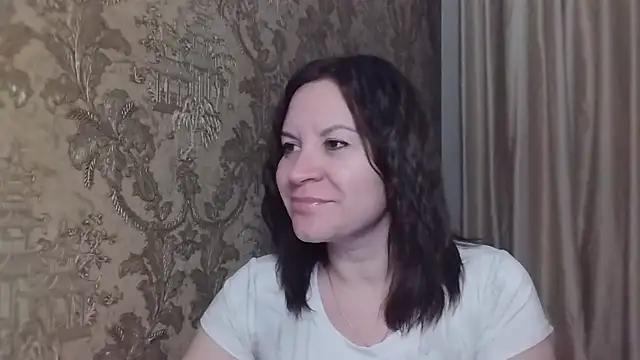 Snapshot of Lauralison chatting on 07-17-26, 08:24 Lauralison online show from 07-17-26, 08:24