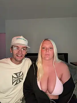 Blondebarbie21 online show from 08-06-26, 03:25