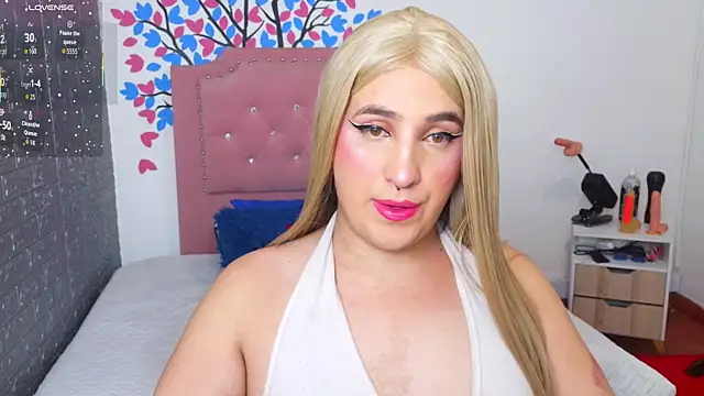 roxxy pink  online show from 06-19-26, 06:45