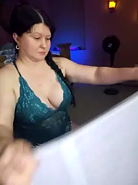 Snapshot of SpicyRosy chatting on 06-21-26, 02:58 SpicyRosy online show from 06-21-26, 02:58