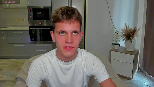 m0neyken online show from 08-04-26, 02:15