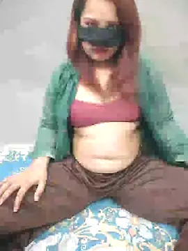 Snapshot of king_queen69 chatting on 06-25-26, 04:33 king queen69 online show from 06-25-26, 04:33