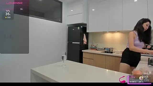 Snapshot of miko_kimura chatting on 01-08-25, 06:41 miko kimura online show from 01-08-25, 06:41